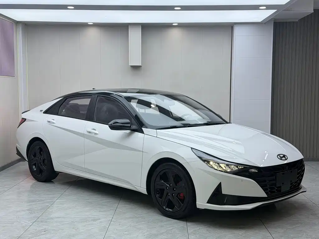 Hyundai Elantra — фото 3