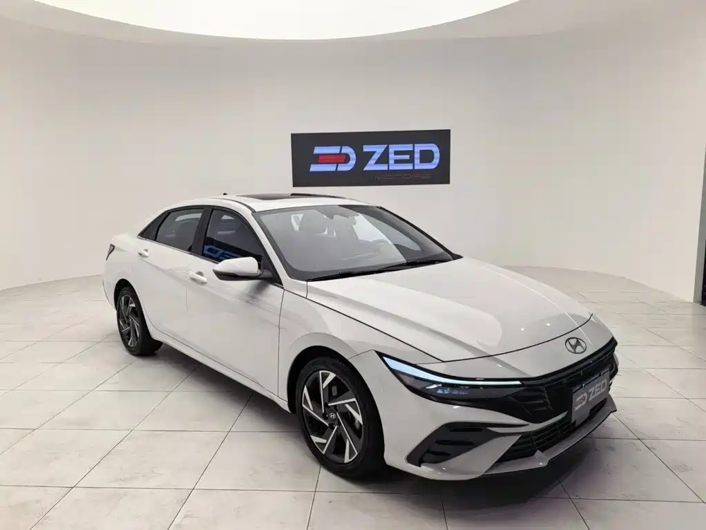 Hyundai Elantra — фото 2