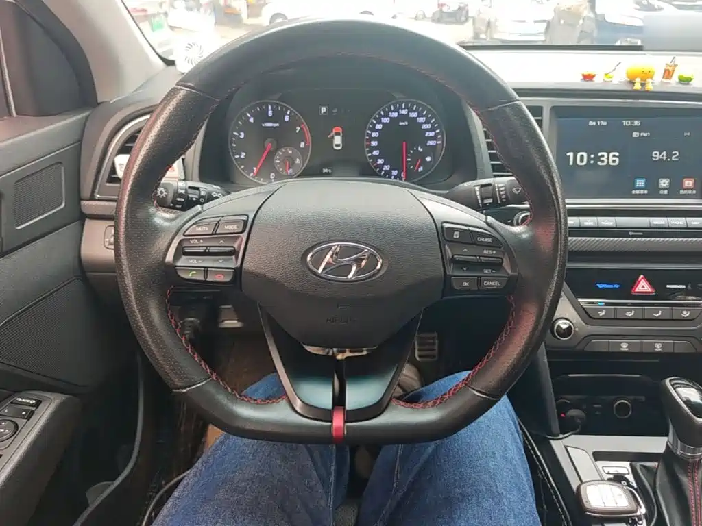 Hyundai Elantra — фото 11