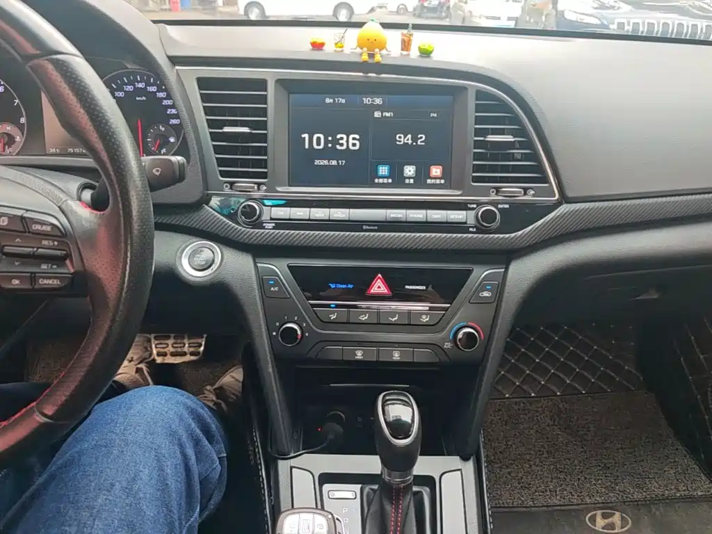 Hyundai Elantra — фото 13