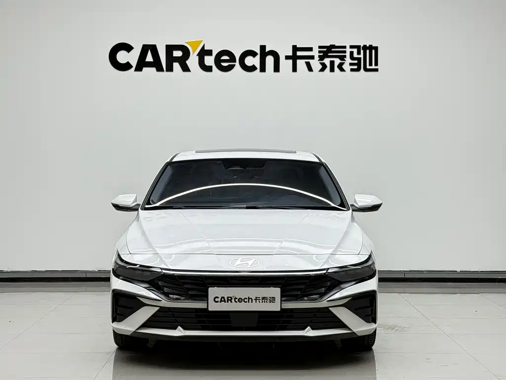 Hyundai Elantra — фото 2