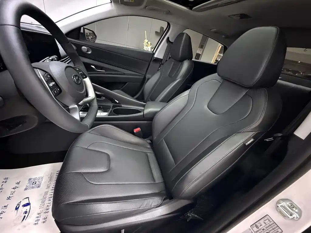 Hyundai Elantra — фото 10