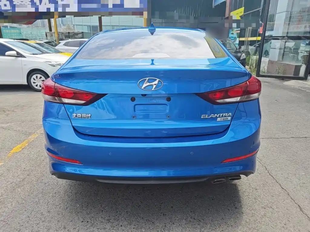 Hyundai Elantra — фото 6