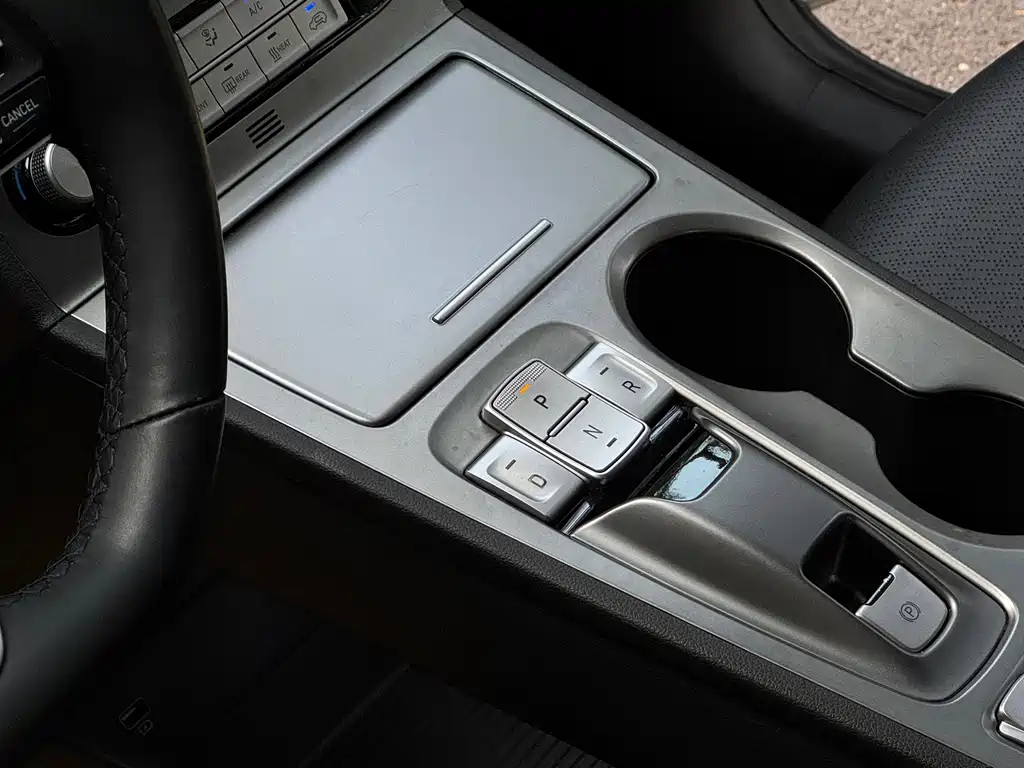 Hyundai Kona Electric — фото 14
