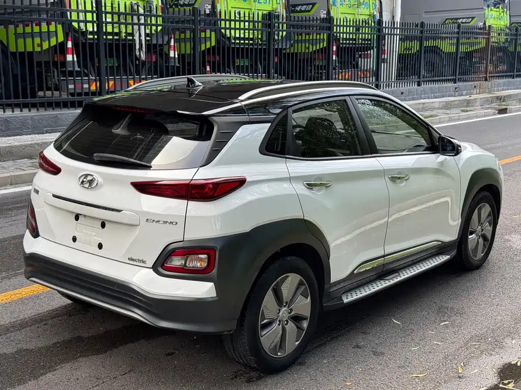 Hyundai Kona Electric — фото 4