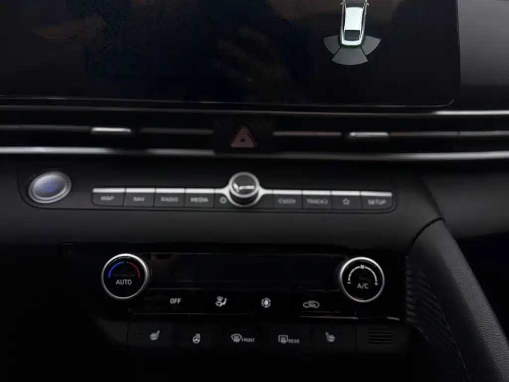 Hyundai Elantra — фото 13