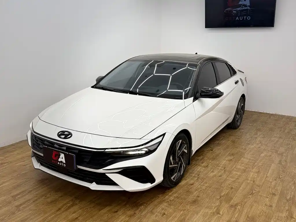 Hyundai Elantra — фото 3