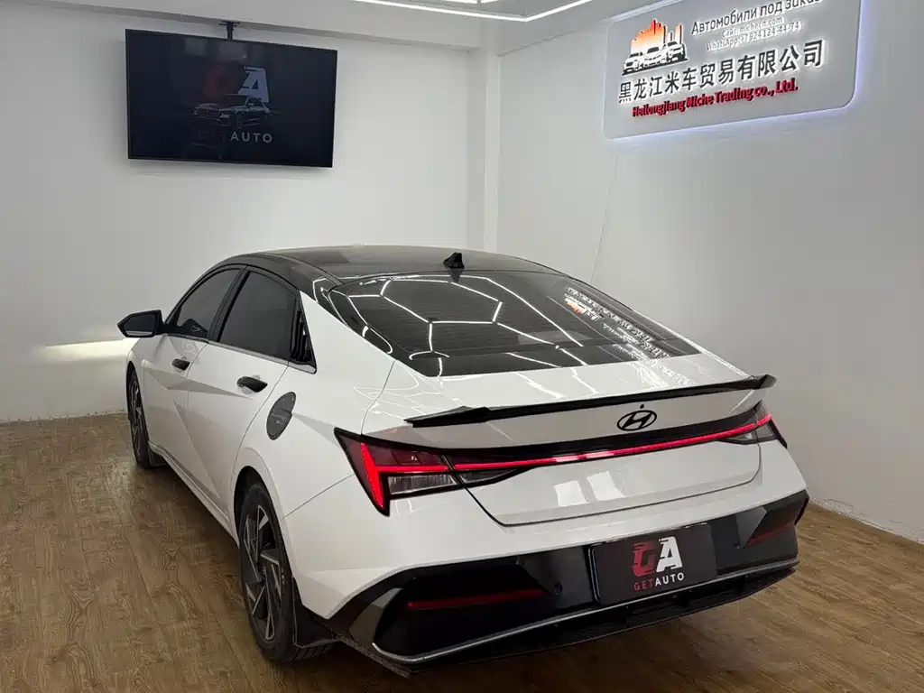 Hyundai Elantra — фото 4
