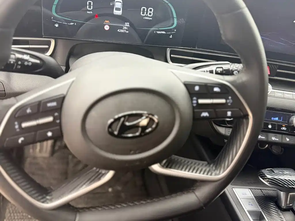 Hyundai Elantra — фото 8