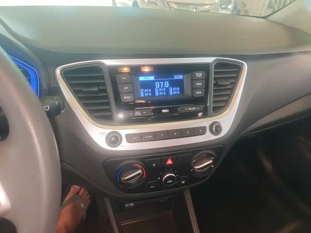 Hyundai Verna — фото 13