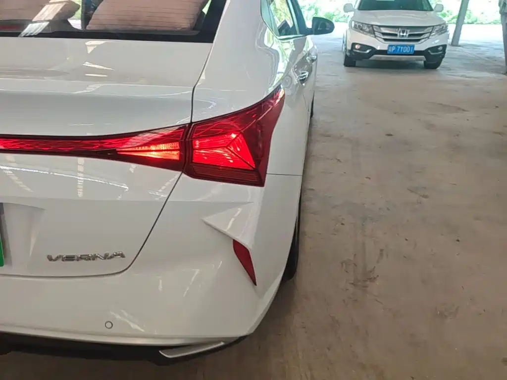 Hyundai Verna — фото 8