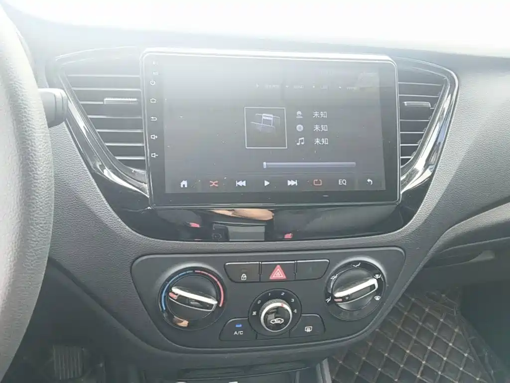 Hyundai Verna RV — фото 13