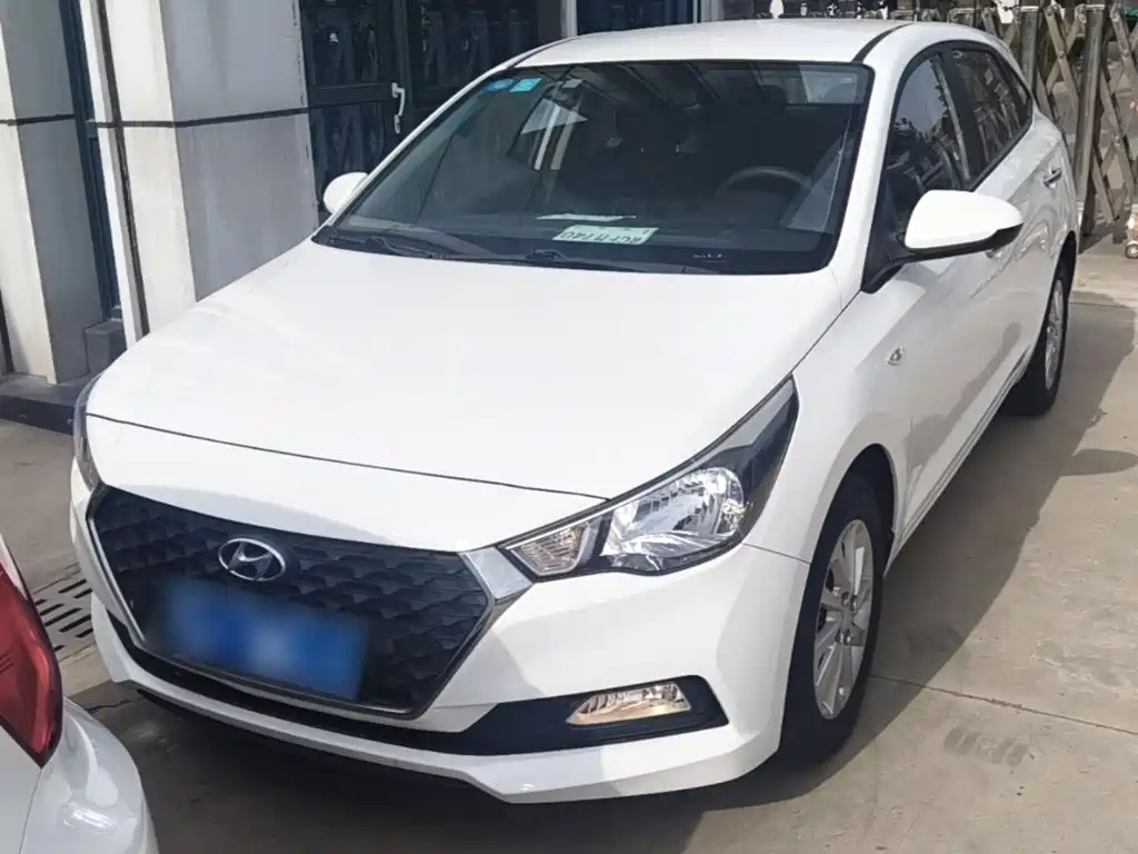 Hyundai Verna RV — фото 3