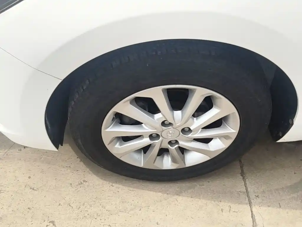 Hyundai Verna RV — фото 23