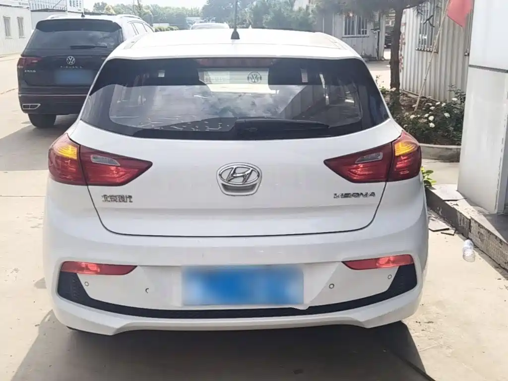 Hyundai Verna RV — фото 6