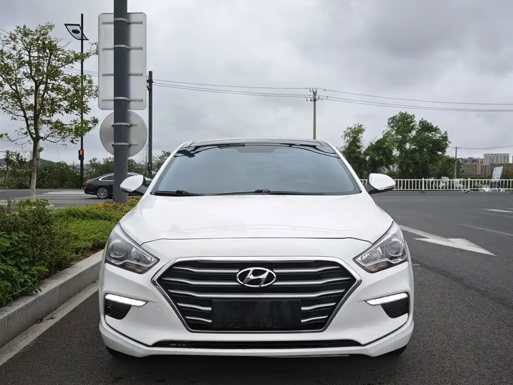 Hyundai Mistra — фото 2