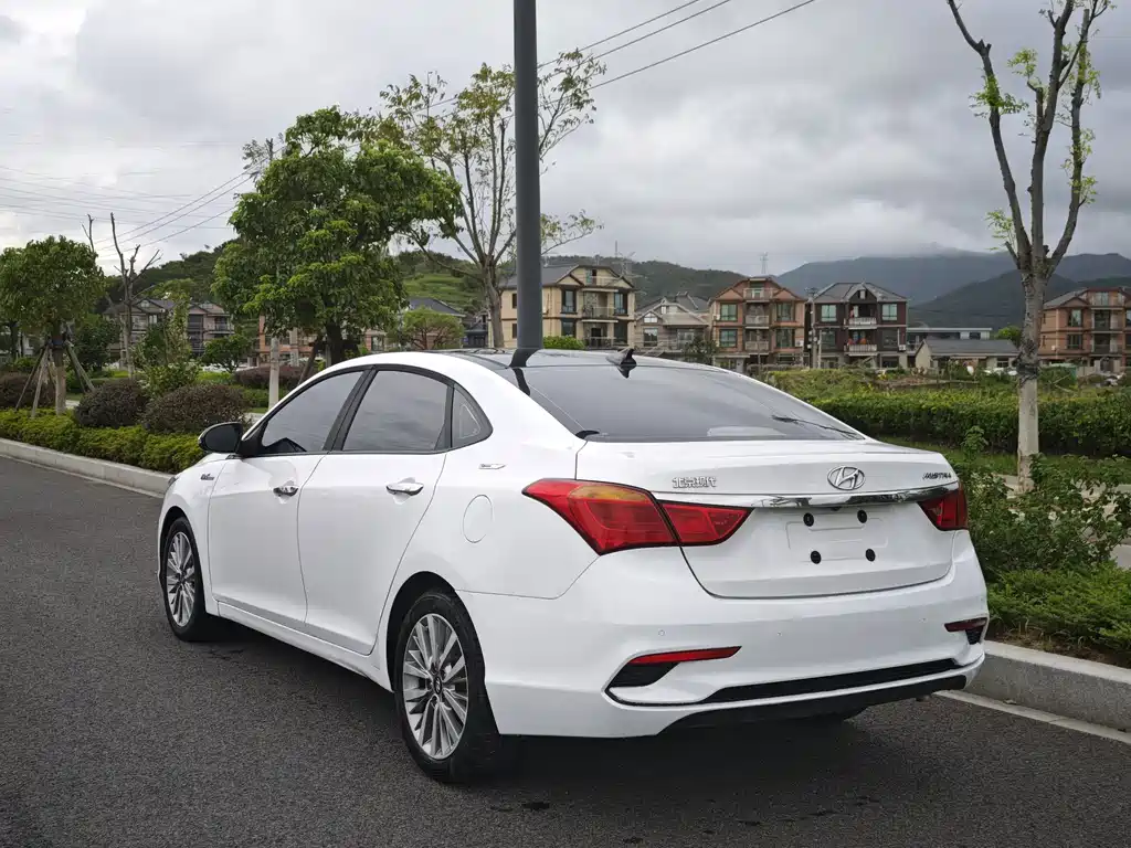Hyundai Mistra — фото 4