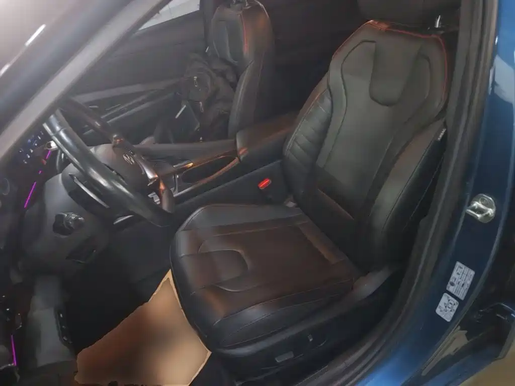 Hyundai Elantra — фото 15