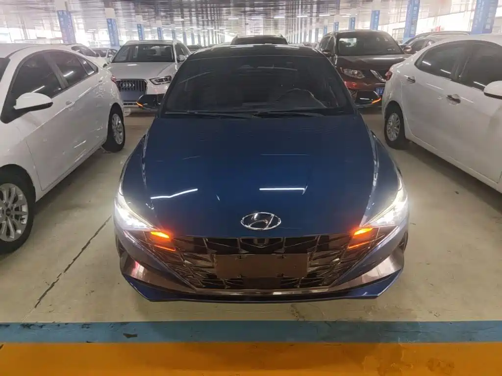 Hyundai Elantra — фото 3