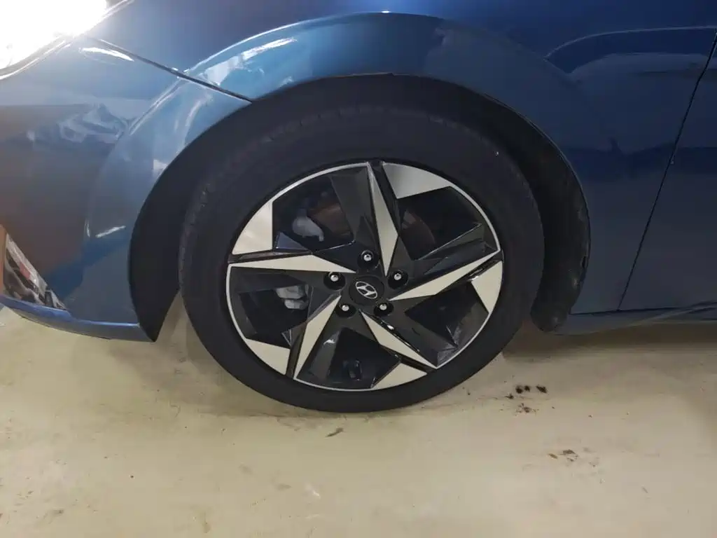 Hyundai Elantra — фото 23