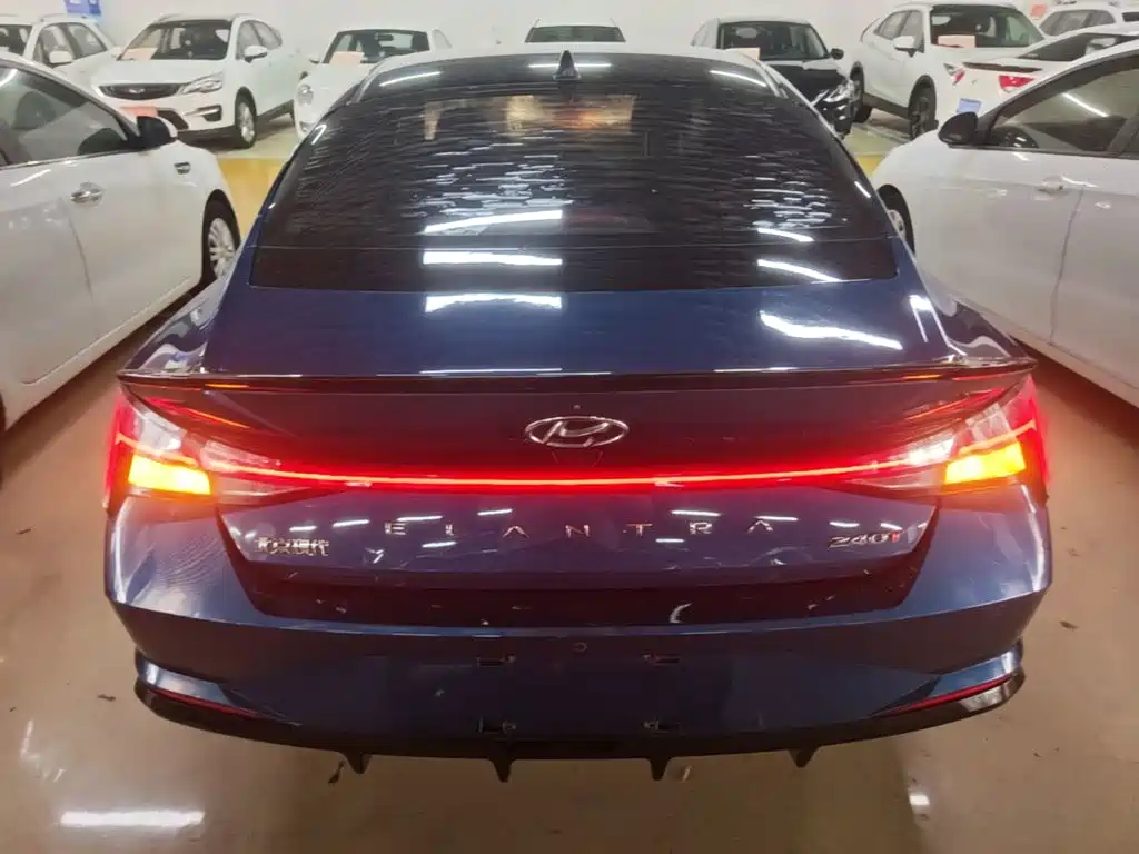 Hyundai Elantra — фото 6