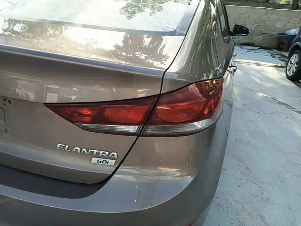 Hyundai Elantra — фото 8