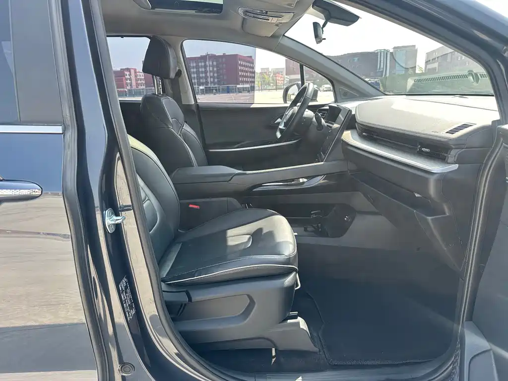 Hyundai Custo — фото 17