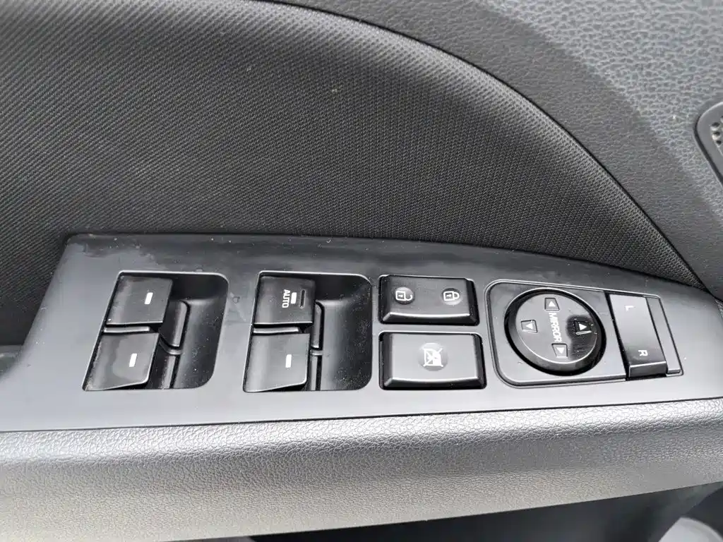 Hyundai Elantra — фото 9