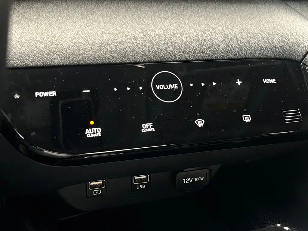 Hyundai Elantra — фото 13