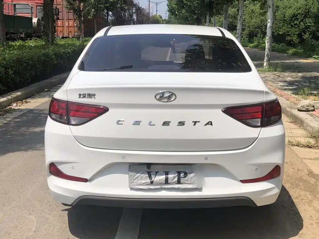 Hyundai Elantra — фото 23