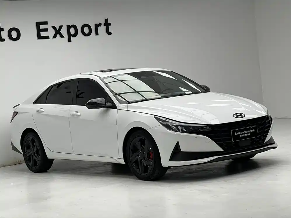 Hyundai Elantra — фото 3