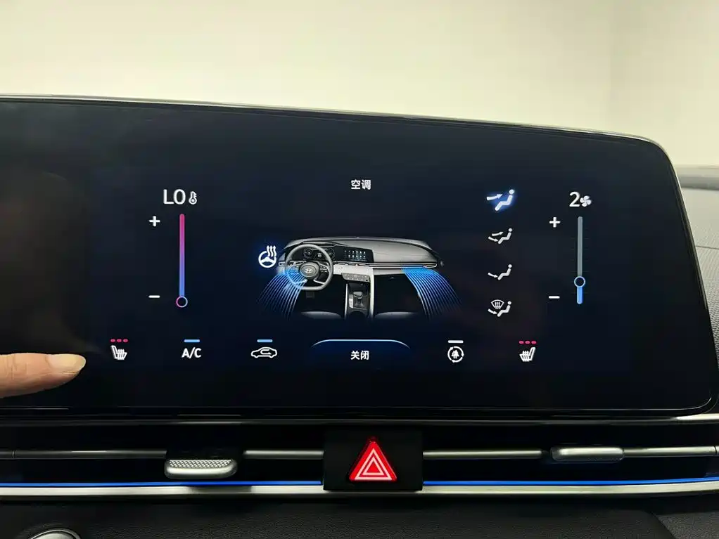 Hyundai Elantra — фото 21