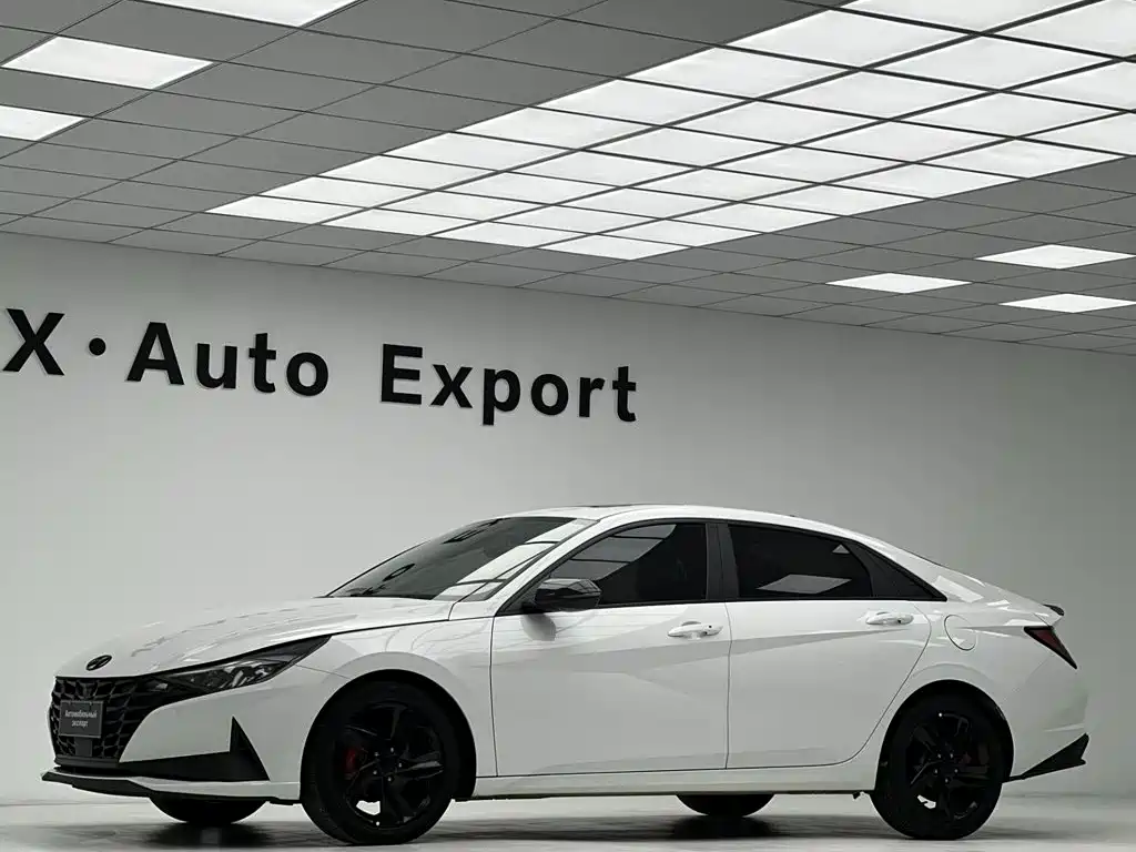 Hyundai Elantra — фото 4