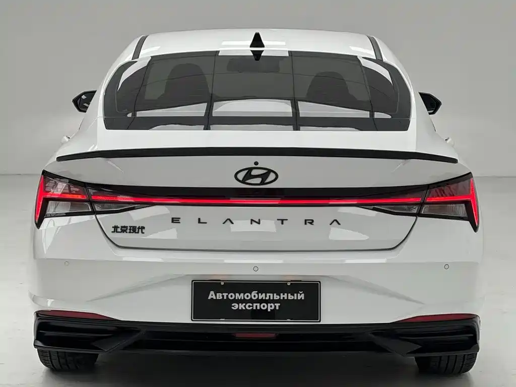 Hyundai Elantra — фото 8