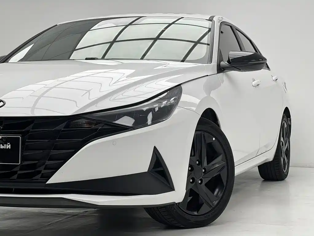 Hyundai Elantra — фото 10