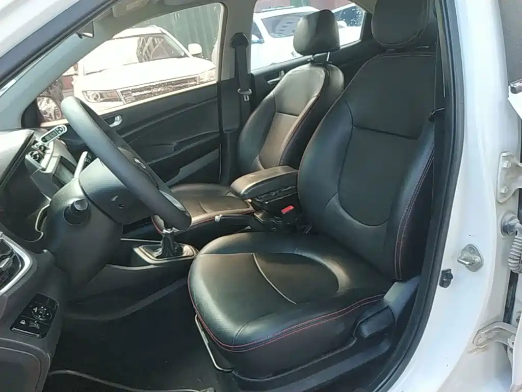 Hyundai Verna — фото 15
