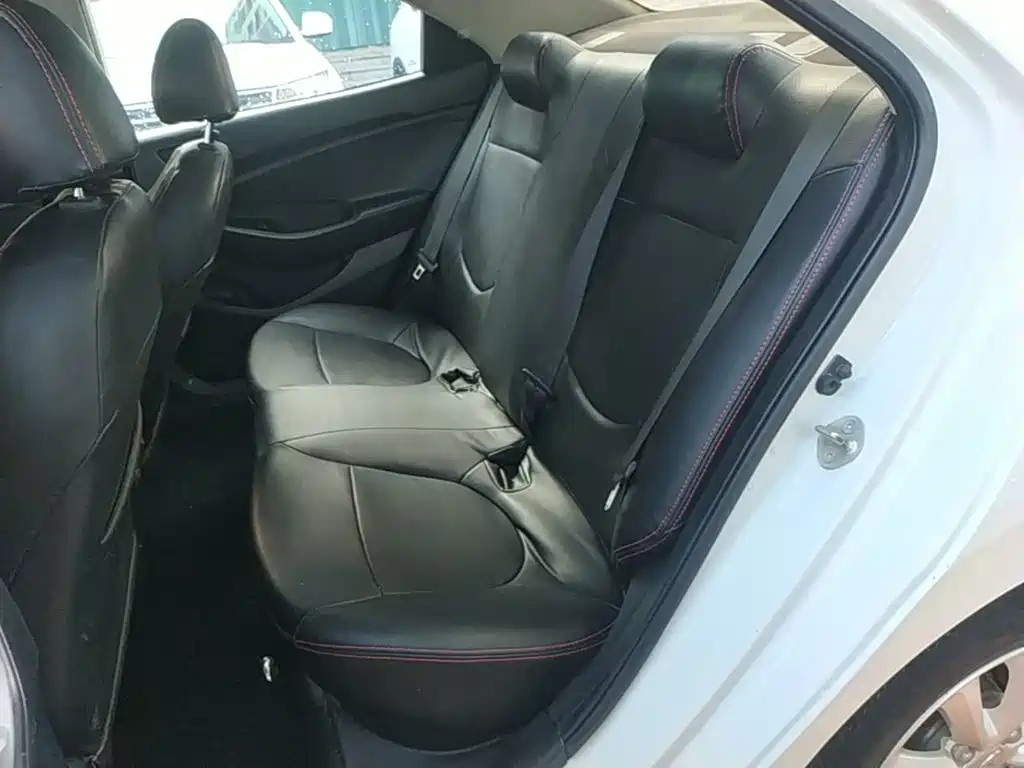 Hyundai Verna — фото 17