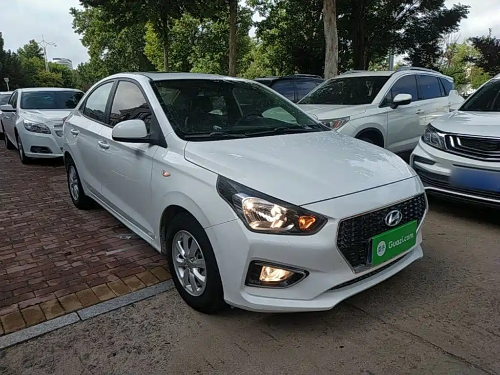 Hyundai Verna — фото 4