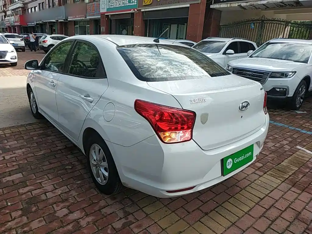 Hyundai Verna — фото 5