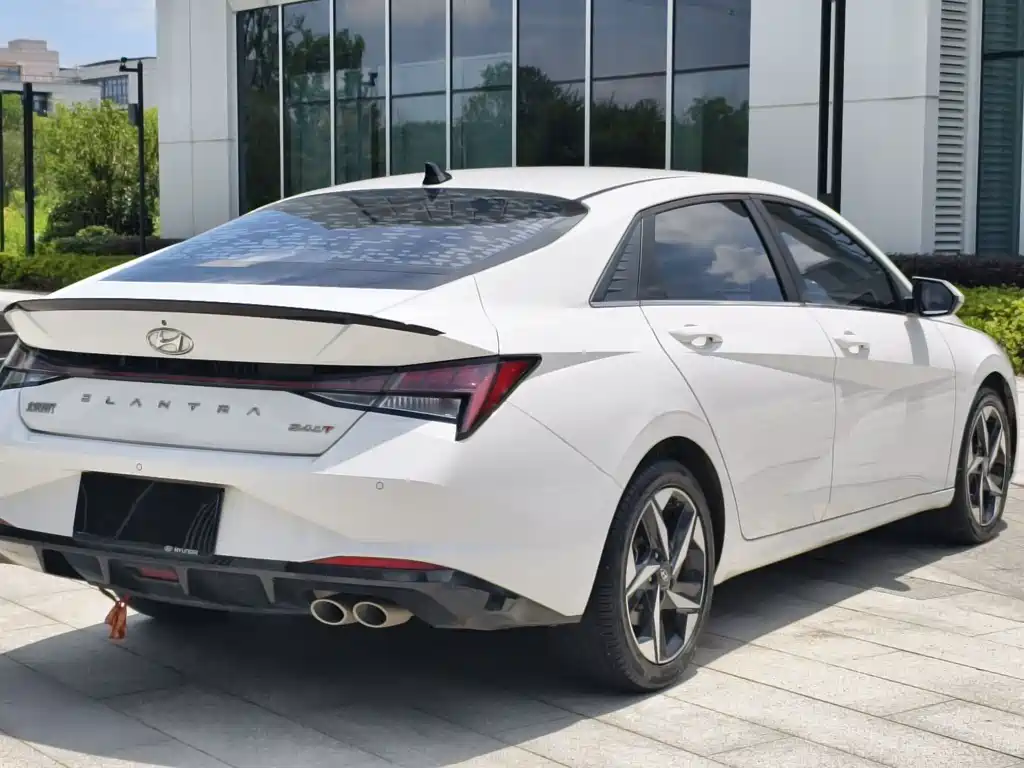Hyundai Elantra — фото 7