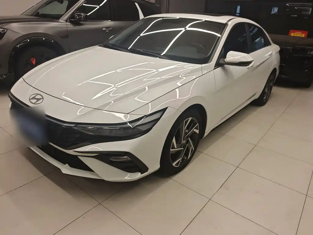 Hyundai Elantra — фото 2