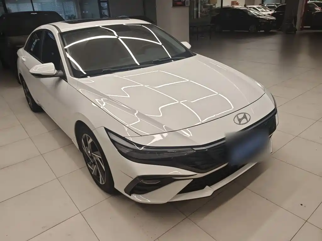 Hyundai Elantra — фото 8