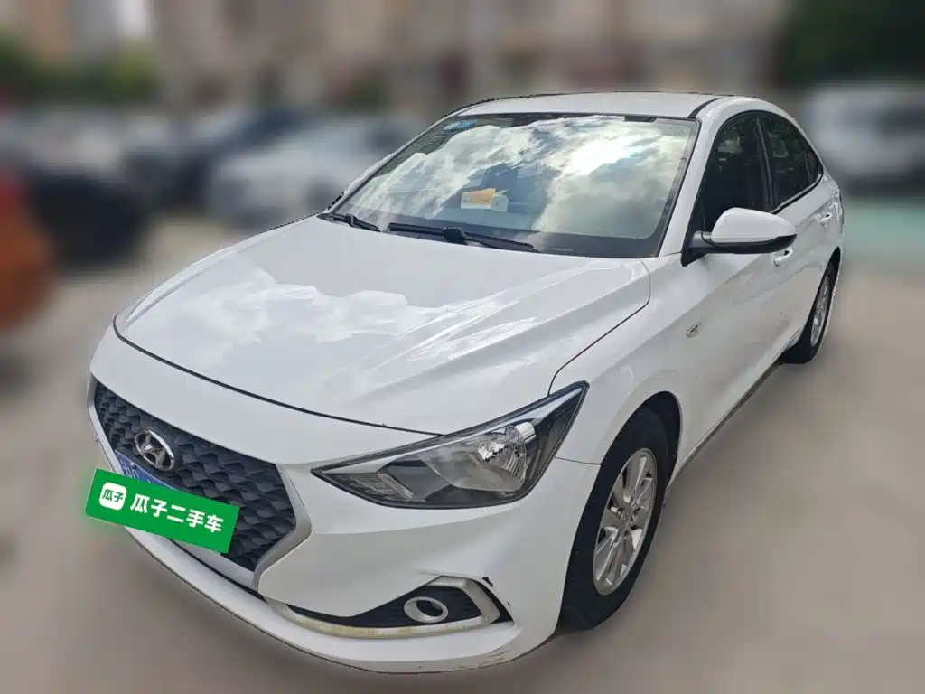 Hyundai Elantra — фото 2