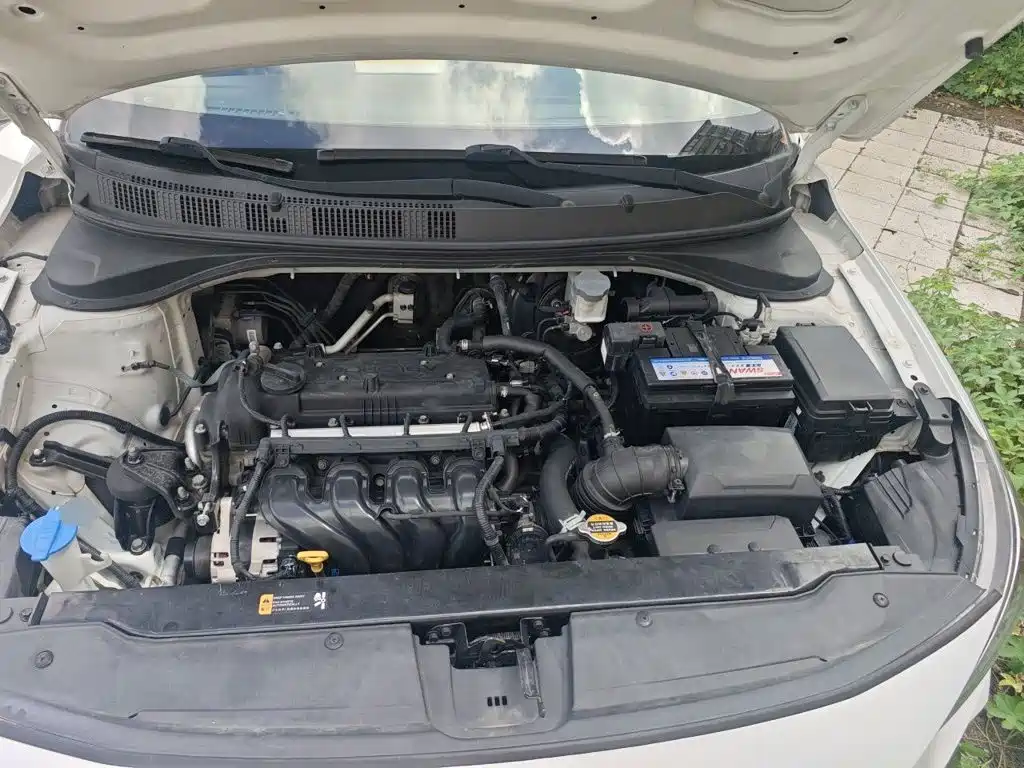 Hyundai Elantra — фото 11