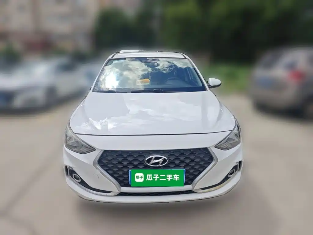 Hyundai Elantra — фото 23