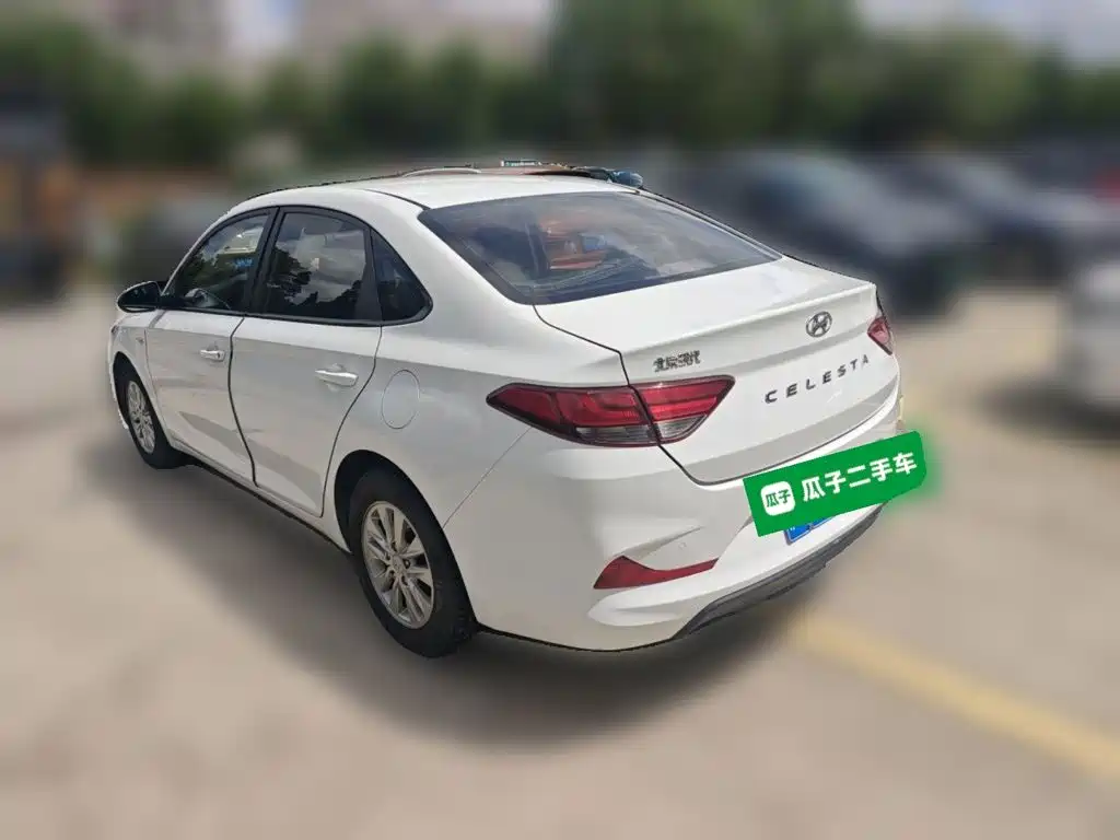 Hyundai Elantra — фото 25