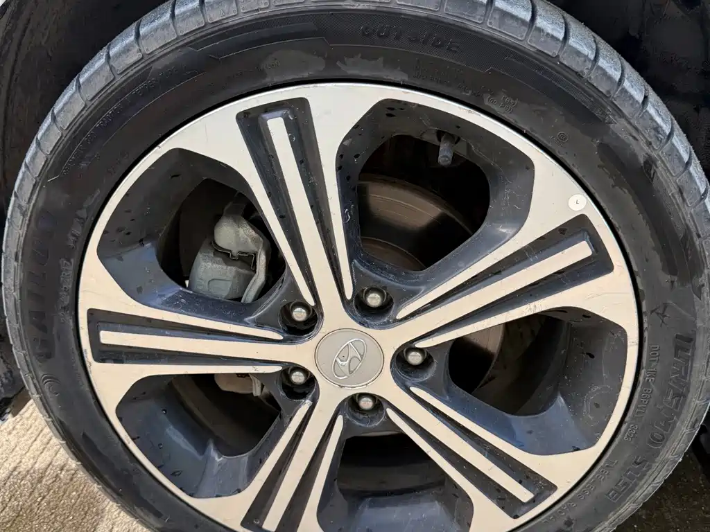 Hyundai Elantra — фото 17