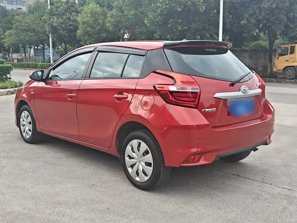 Hyundai Elantra — фото 15
