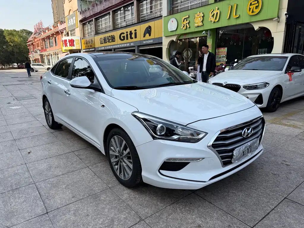 Hyundai Mistra — фото 3