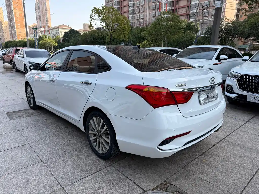 Hyundai Mistra — фото 9